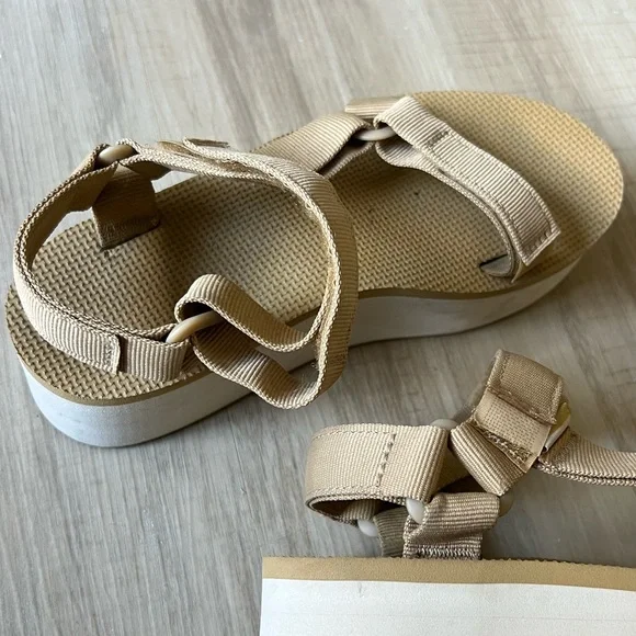 Teva Tan Platform Sandals - Picture 5 of 6